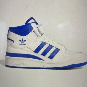 Never worn before Adidas Forum mid shoe size kids 5